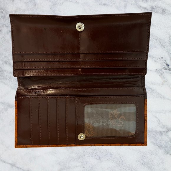 MC Embossed Leather Western Style Clutch Wallet  with silver tone center charm - Picture 4 of 5